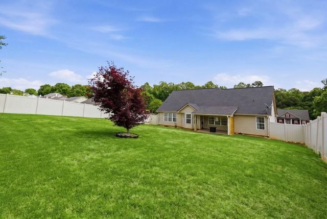 346 River Mist Circle, Jefferson, GA 30549