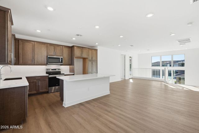 2121 W Sonoran Desert Drive 76, Phoenix, AZ 85085