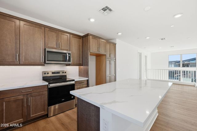 2121 W Sonoran Desert Drive 76, Phoenix, AZ 85085