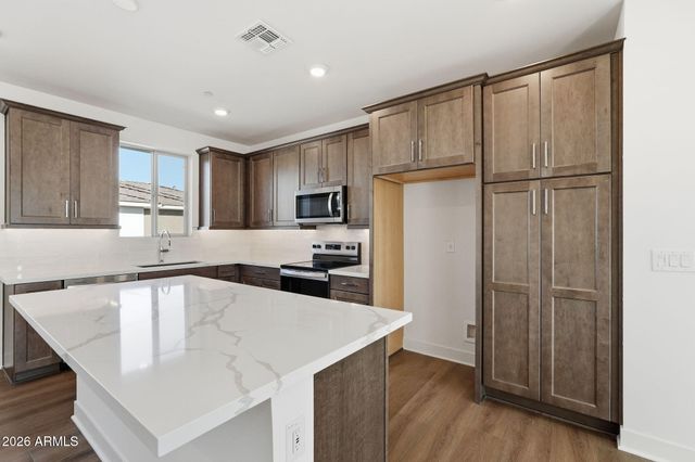 2121 W Sonoran Desert Drive 76, Phoenix, AZ 85085