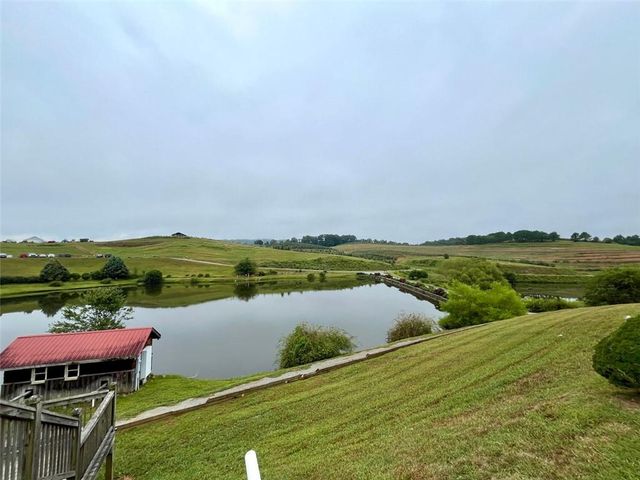 51 Mountain Meadows Dr, Morganton, GA 30560