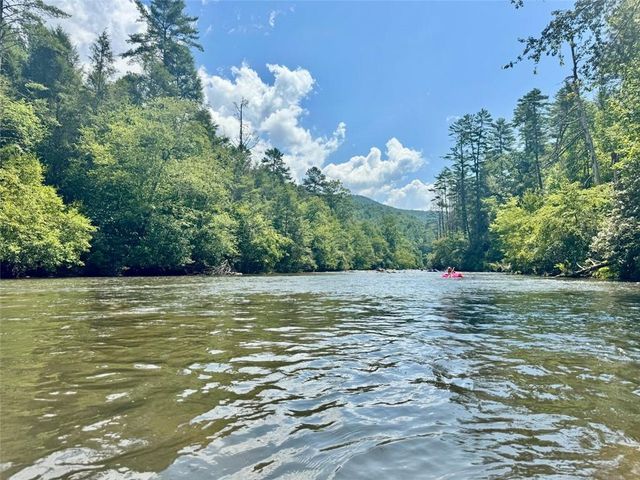 51 Mountain Meadows Dr, Morganton, GA 30560