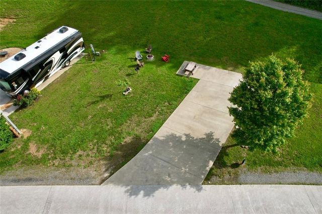 51 Mountain Meadows Dr, Morganton, GA 30560