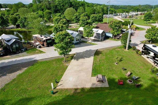 51 Mountain Meadows Dr, Morganton, GA 30560