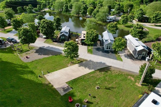 51 Mountain Meadows Dr, Morganton, GA 30560