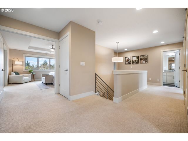 9635 Sw 48TH Ave, Portland, OR 97219