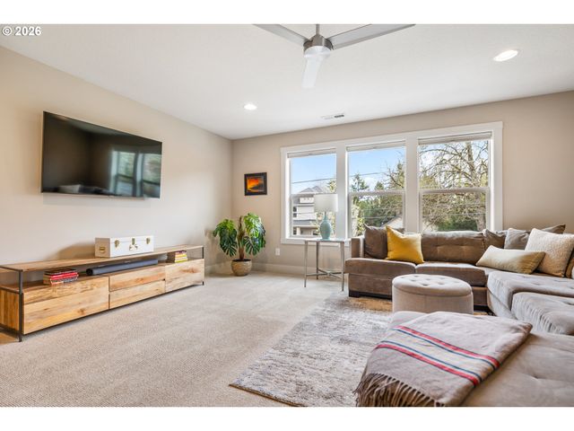 9635 Sw 48TH Ave, Portland, OR 97219