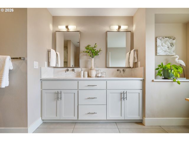 9635 Sw 48TH Ave, Portland, OR 97219