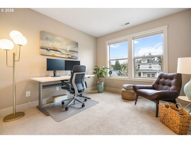 9635 Sw 48TH Ave, Portland, OR 97219