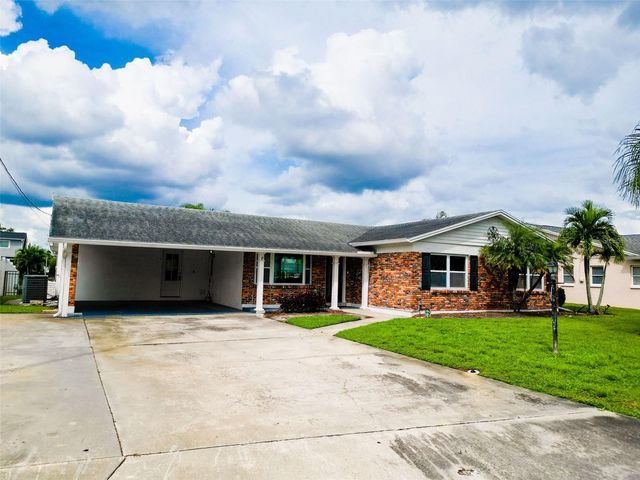 8723 HICKORYWOOD LANE, Tampa, FL 33615