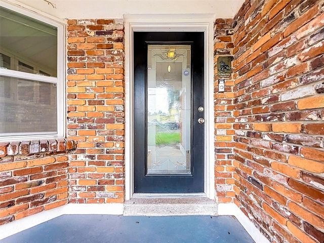 8723 HICKORYWOOD LANE, Tampa, FL 33615