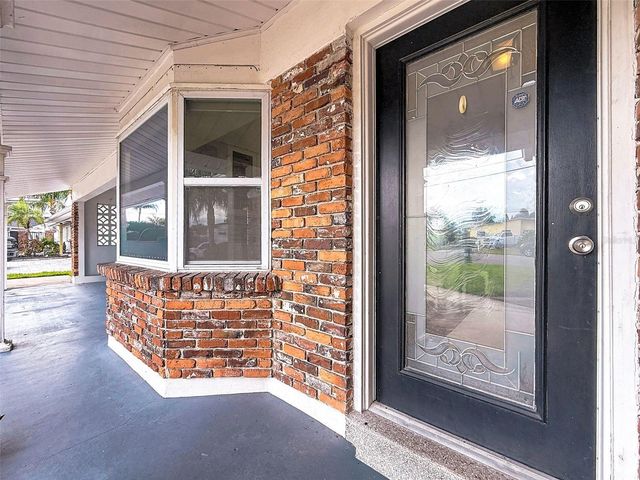 8723 HICKORYWOOD LANE, Tampa, FL 33615