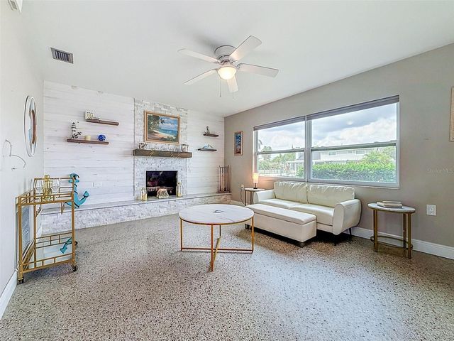 8723 HICKORYWOOD LANE, Tampa, FL 33615