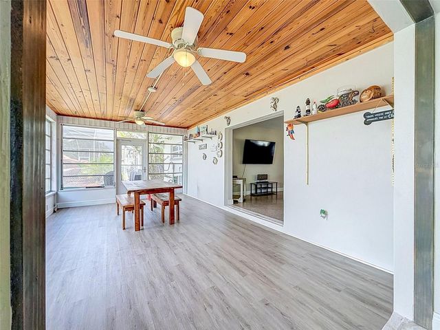 8723 HICKORYWOOD LANE, Tampa, FL 33615