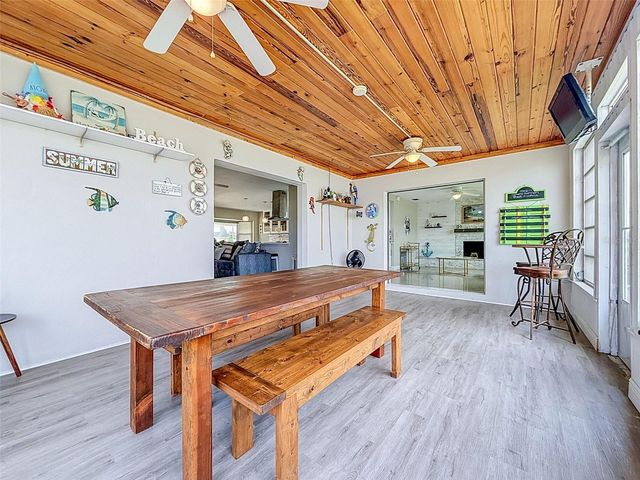 8723 HICKORYWOOD LANE, Tampa, FL 33615