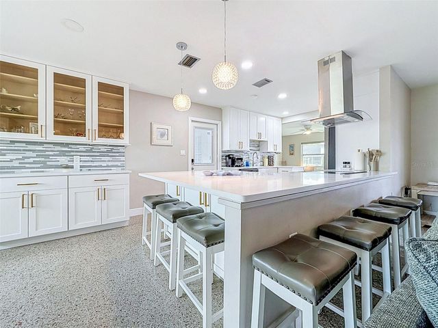 8723 HICKORYWOOD LANE, Tampa, FL 33615
