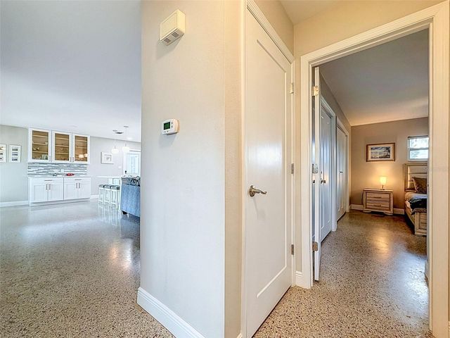 8723 HICKORYWOOD LANE, Tampa, FL 33615