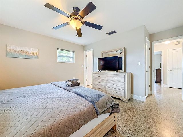 8723 HICKORYWOOD LANE, Tampa, FL 33615