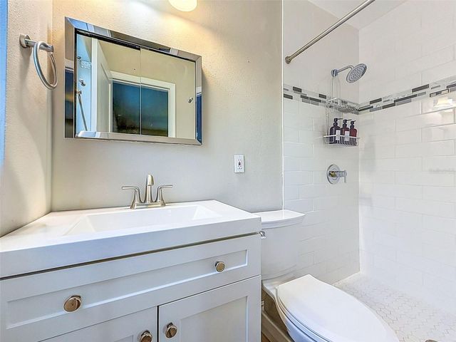 8723 HICKORYWOOD LANE, Tampa, FL 33615