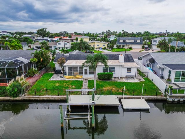 8723 HICKORYWOOD LANE, Tampa, FL 33615