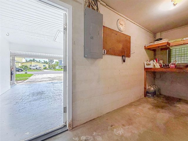 8723 HICKORYWOOD LANE, Tampa, FL 33615