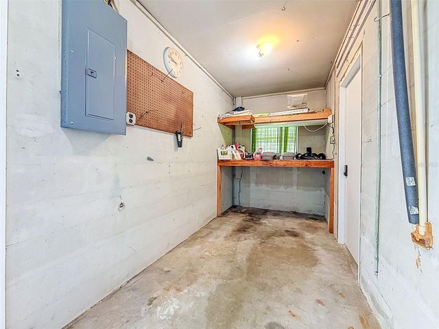 8723 HICKORYWOOD LANE, Tampa, FL 33615