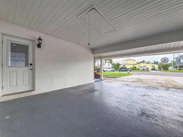 8723 HICKORYWOOD LANE, Tampa, FL 33615