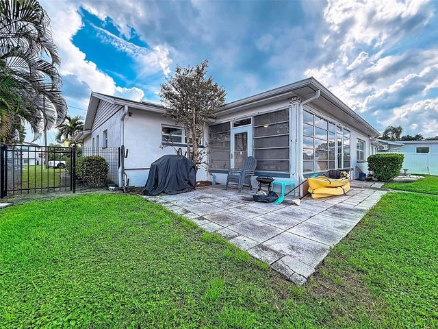 8723 HICKORYWOOD LANE, Tampa, FL 33615