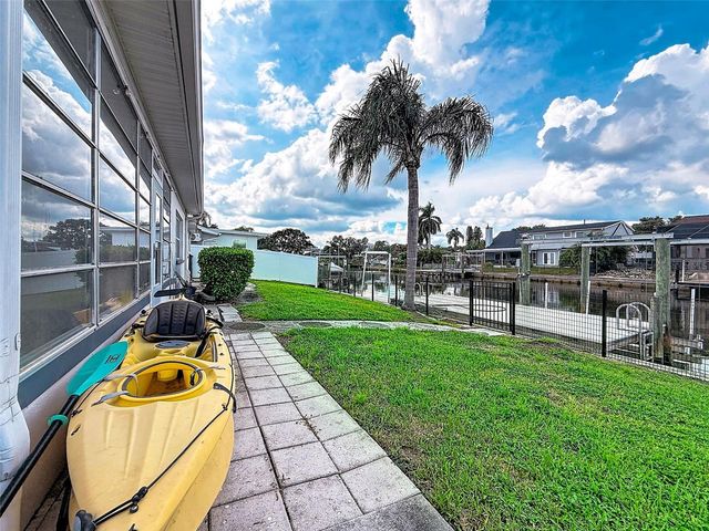8723 HICKORYWOOD LANE, Tampa, FL 33615