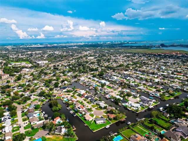 8723 HICKORYWOOD LANE, Tampa, FL 33615