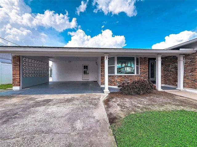 8723 HICKORYWOOD LANE, Tampa, FL 33615