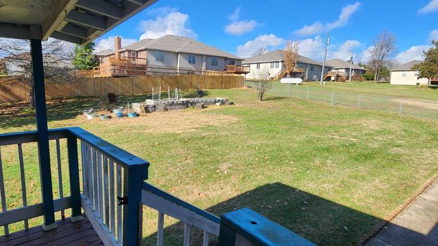 852 Tomahawk Court, Marshfield, MO 65706