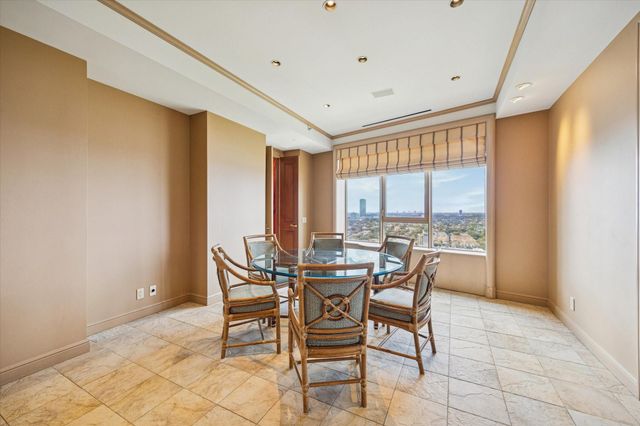 1100 Uptown Park Boulevard 234, Houston, TX 77056