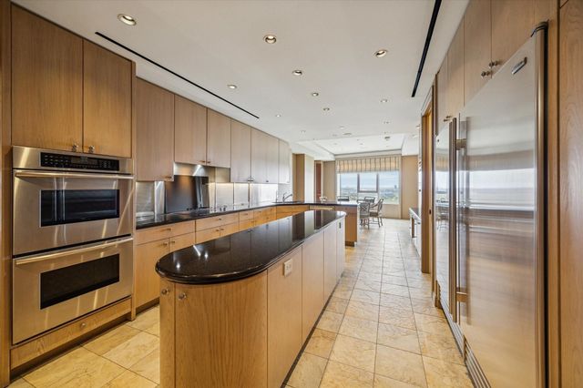 1100 Uptown Park Boulevard 234, Houston, TX 77056