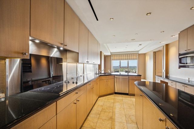 1100 Uptown Park Boulevard 234, Houston, TX 77056