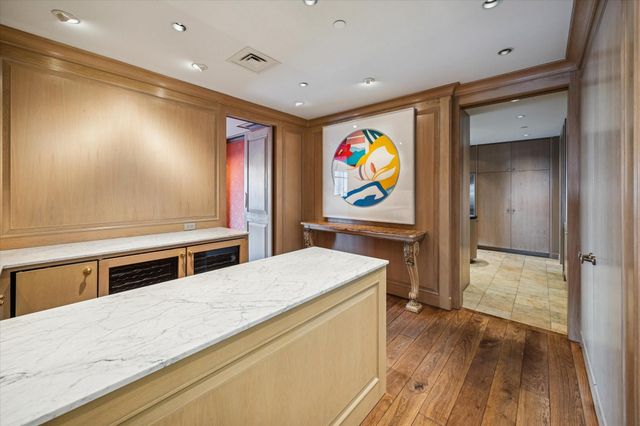 1100 Uptown Park Boulevard 234, Houston, TX 77056