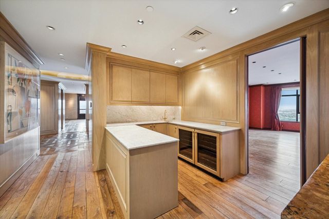 1100 Uptown Park Boulevard 234, Houston, TX 77056