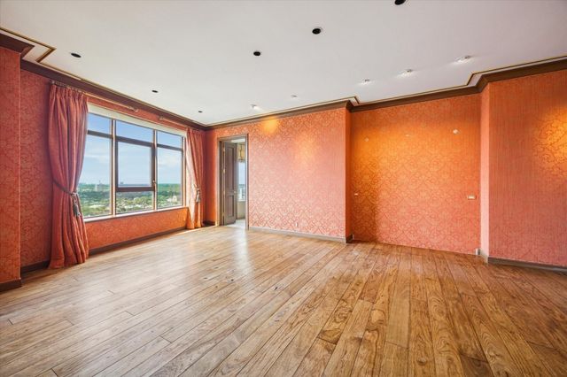 1100 Uptown Park Boulevard 234, Houston, TX 77056