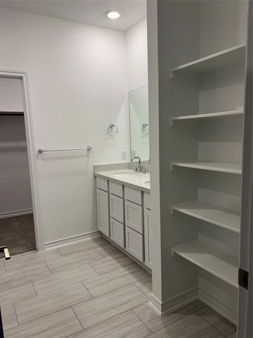 497 Papaya DR, Buda, TX 78610