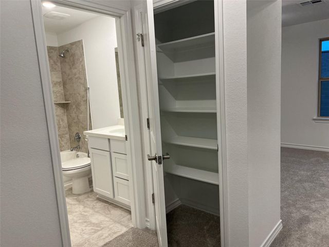 497 Papaya DR, Buda, TX 78610