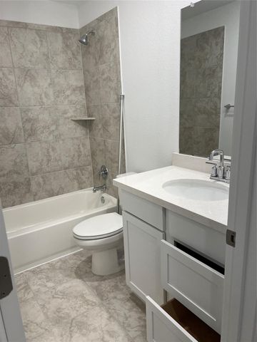 497 Papaya DR, Buda, TX 78610