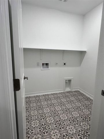 497 Papaya DR, Buda, TX 78610