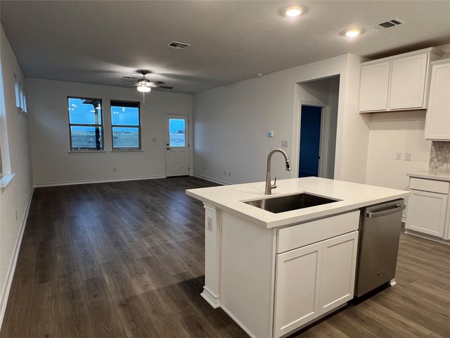 497 Papaya DR, Buda, TX 78610