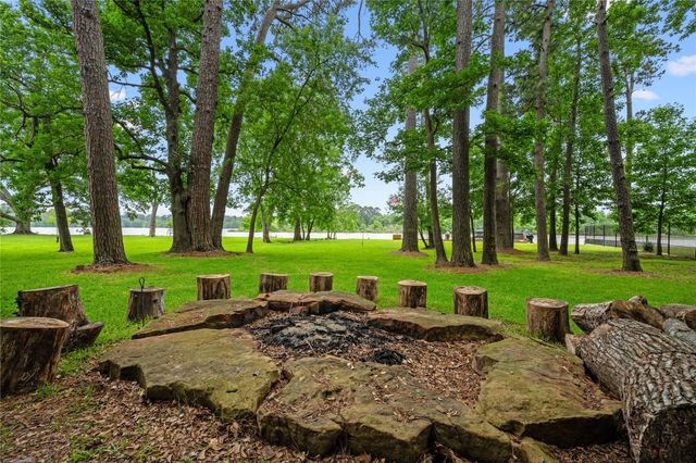 28403 Mendecino Glen Lane, Huffman, TX 77336