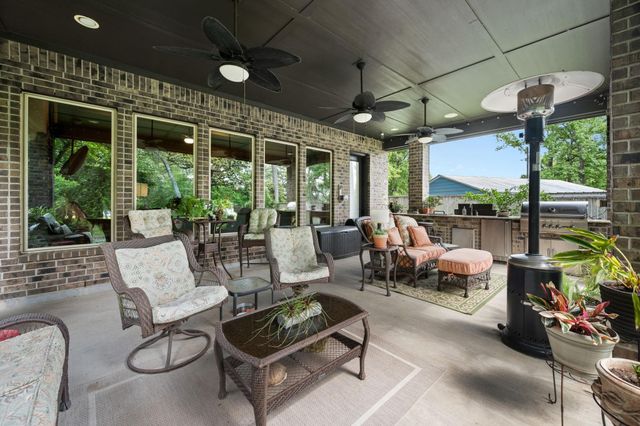 28403 Mendecino Glen Lane, Huffman, TX 77336