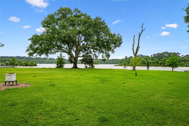 28403 Mendecino Glen Lane, Huffman, TX 77336