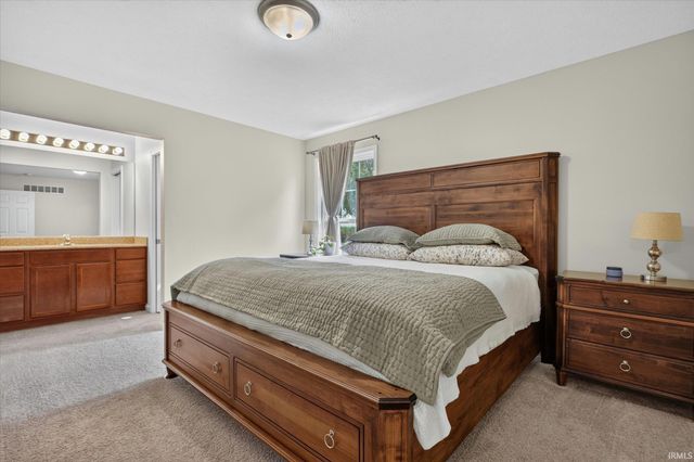 51740 Melwood Court, South Bend, IN 46628