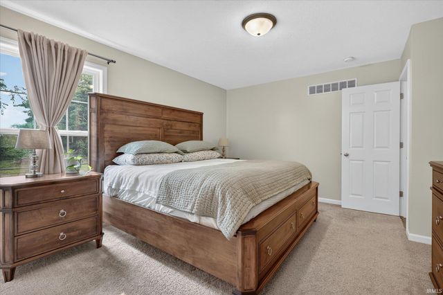 51740 Melwood Court, South Bend, IN 46628