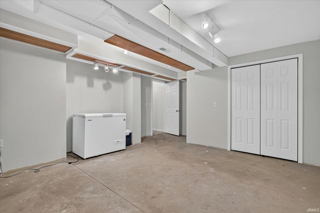 51740 Melwood Court, South Bend, IN 46628