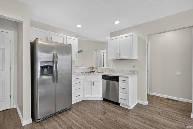 51740 Melwood Court, South Bend, IN 46628